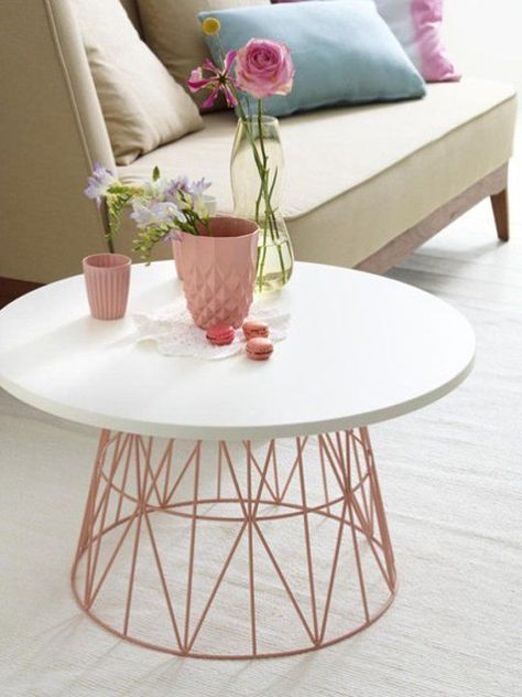 Diy Side Table, Diy Coffee Table, Wire Basket, Diy Coffee, Wire Baskets, Diy Table, Apartment Living, Coffee Tables, Trending Decor