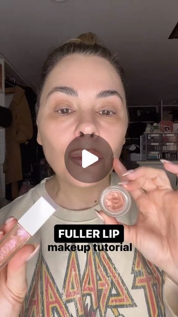 Erica Taylor on Instagram: "FULLER LIP MAKEUP TUTORIAL #liplift #liplifthack #makeuphacks #over40 #lipliner #mua #lipliner #lipfiller #lipfillerhack #matureskinmakeup" Lip Lining For Fuller Lips, Make Lips Look Fuller, Lipliner Tutorial, Fuller Lips Tutorial, Lip Liner For Fuller Lips, Fuller Lips Makeup, Lip Liner Tutorial, Limelife Lip Liner, Lip Makeup Tutorial