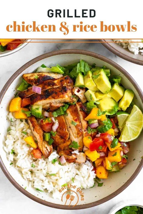 This chicken and rice bowl is the perfect dish for summer. It combines sweet and spicy grilled chicken with sweet coconut rice, fresh mango salsa, and creamy avocado. Enjoy it as an easy dinner or perfect for meal prep. Gluten-free, dairy-free, and high protein. Chicken Mango Bowl, Gluten Free Rice Bowl Recipes, Grilled Chicken Rice Bowl, Chicken And Avocado Recipes Dinners, Meal Prep Bowl Ideas, Summer High Protein Meals, Protein Dinner Bowls, High Protein Meals Dairy Free, Healthy Meal Prep High Protein