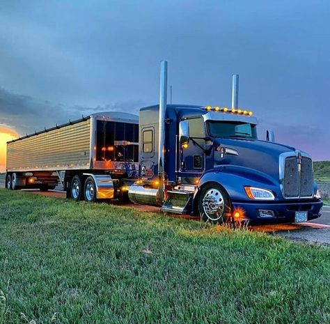 Kenworth t660 #autogramtags #bigrig #heavyhaul #18wheeler #leftlanegang #trucking #truckerlife #w900 #kenworth #truckerslife… Kenworth T660, Truck Light, Customised Trucks, Kenworth W900, Custom Big Rigs, Trucking Life, Show Trucks, Kenworth Trucks, Big Boy Toys