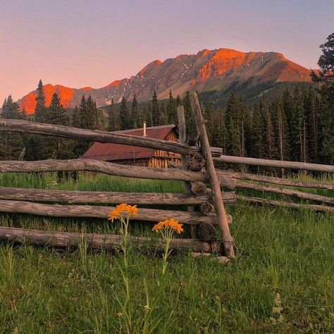 Cade Eaton, Chestnut Springs, Elsie Silver, Instagram Places, Behind Blue Eyes, Between Two Worlds, Western Life, Western Lifestyle, Pretty Landscapes