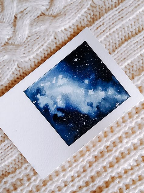 Watercolor Polaroid Paintings Aesthetic, Watercolour Postcard Ideas, Postcard Painting Ideas, Painting On Polaroids, Postcard Drawing Ideas, Mini Paintings Watercolor, Polaroid Art Ideas, Night Watercolor Paintings, Polaroid Painting Ideas Aesthetic