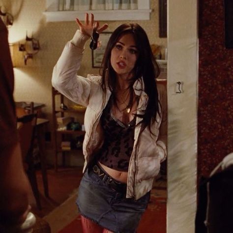 2000s Halloween Costume, Fox Halloween Costume, Megan Fox Jennifer's Body, Jennifer's Body Aesthetic, Halloween Costumes For Brunettes, Megan Fox Outfits, Fox Halloween, Check Outfit, Fox Costume