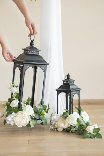 Lantern Floral Arrangements, Lings Moment, Lantern Centerpiece Wedding, Lantern Centerpieces, Wedding Lanterns, Greenery Garland, Vintage Wedding Decorations, Lanterns Decor, Center Pieces