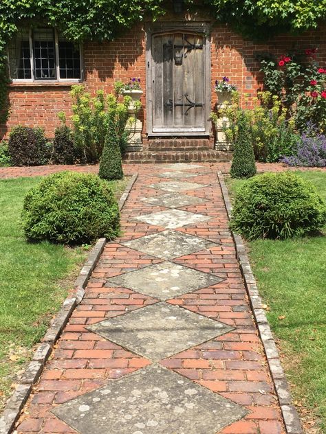 Brick Walkway Garden, Red Brick Floor Outdoor, Brick And Stone Paving, Brick Path Ideas, Brick Patios Ideas, Brick And Tile Patio, Old Brick Patio Ideas, Red Brick Paving Ideas, Brick And Paver Walkway