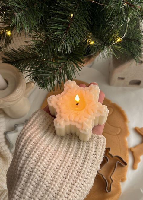 Christmas Candle Aesthetic, Christmas Candles Aesthetic, Aesthetic Winter, Aesthetic Candles, Winter Candle, Candle Aesthetic, Christmas Feeling, Candle Inspiration, Christmas Wonderland