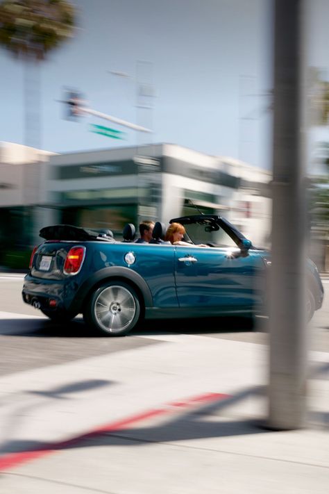 Convertible Mini Cooper, Mini Cooper Cabrio, Mini Cabrio, Mini Copper, Dream Vehicles, Mini Convertible, Geometric Pattern Design, Car Mods, Mini Cooper S