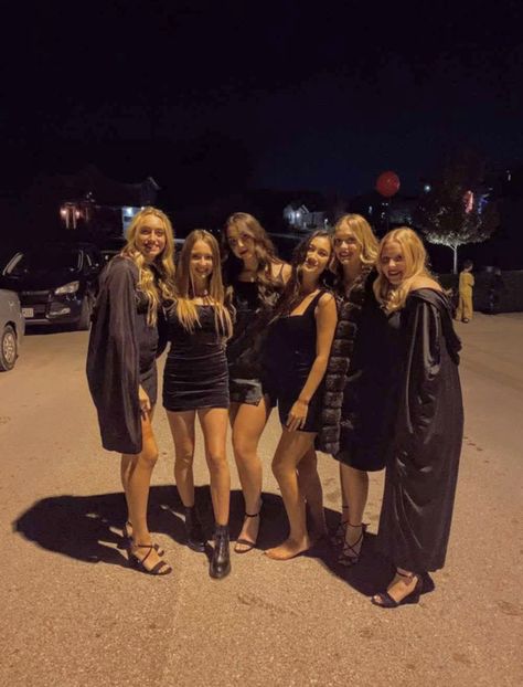 Halloween Group Costumes, Halloween Group, Vampire Halloween, Group Costumes, Group Halloween Costumes, Academic Dress, Halloween Costumes, Halloween