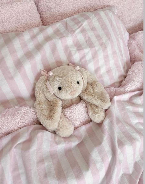 Bunny Jellycat Aesthetic, Teddy Bear Knitting Pattern, Jellycat Bunny, Jelly Cat, Jellycat Stuffed Animals, Pretty Pink Princess, Pink Girly Things, Pink Vibes, Cute Stuffed Animals