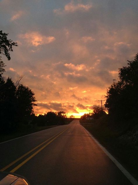 Clouds and the open road Quotes Clouds, Photo Grid, Stay Gold, Pretty Sky, Sunset Sky, Pink Sky, Beautiful Sky, Pretty Places, Sky Aesthetic