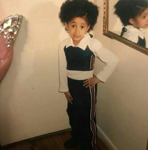 Follow me : @TalayahOwens Cardi B as a kid Squad Costumes, Mama Meme, Cardi B Memes, Funny Barbie, Barbie Memes, Meme Party, Meme Costume, Cardi B Pics, Spirit Week Outfits