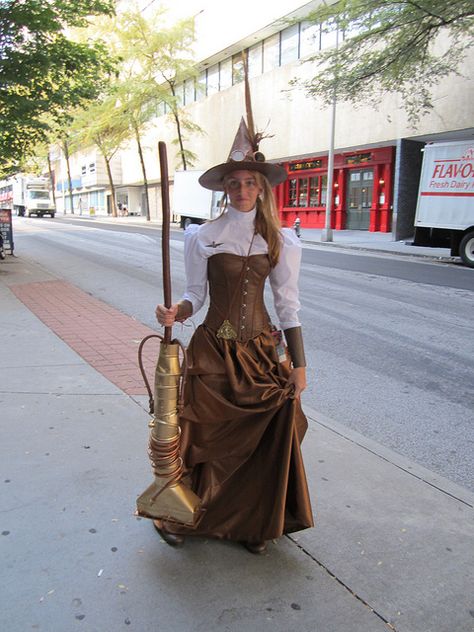 Dragon Con , Steampunk Witch by Master Magnius, via Flickr Steampunk Witch, Steampunk Couture, Steampunk Halloween, Steam Girl, Witch Costumes, Steampunk Women, Diy Kostüm, Lady Like, Style Steampunk