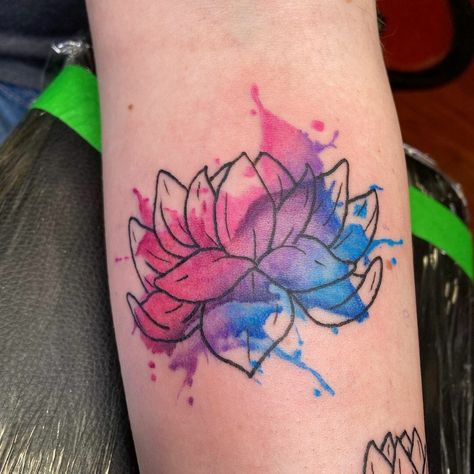 Bi Pride Lotus Watercolor Tattoo Bi Tattoos For Women, Bi Pride Tattoo Ideas, Bisexual Tattoo Ideas, Bi Tattoos, Bisexual Tattoo, Pride Tattoo Ideas, Lotus Watercolor, Hydrangea Tattoo, Nova Tattoo