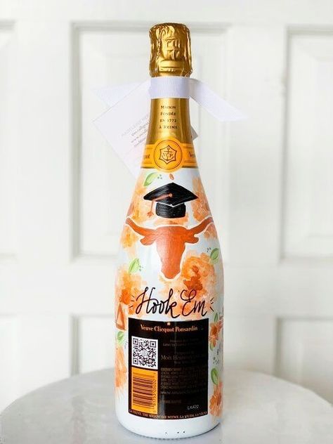 Wine Paintings, Painted Champagne Bottle, Custom Champagne Bottle, Businesses Ideas, Custom Wine Bottles, Bling Bottles, Hand Painted Wine Bottles, Birthday Painting, Painted Bottles