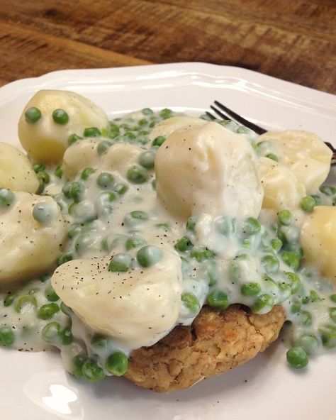 Peas And New Potatoes, Creamed Peas And Potatoes, My Country Table, Potatoes And Peas, Creamed Peas, Pasta Alternative, New Potatoes, Creamed Potatoes, Country Table