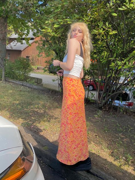 Orange Maxi Skirt, Europe Outfits, Current Styles, Fashion Killa, Fitness Inspo, Tie Dye Skirt, Style Icons, Lace Skirt, Maxi Skirt