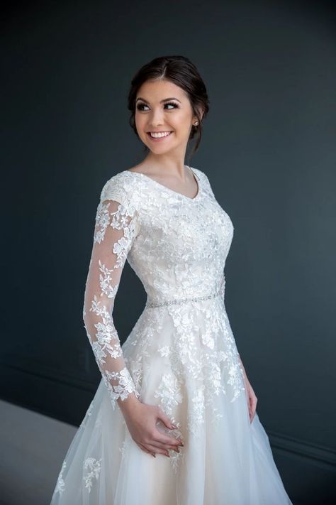 Modest Prom Dresses With Sleeves, Modest Ball Gown, Temple Wedding Dresses, Conservative Wedding Dress, Modest Wedding Dresses Lds, Wedding Dresses Modest, Modest Lace Wedding Dresses, Fitted Wedding Gown, Wedding Dresses Lds