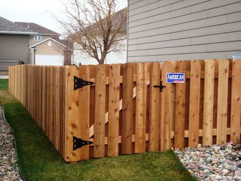 The shadow box fence is a privacy fence with board-on-board pickets, that adds character and class to any yard. Shadowbox Fence, Shadow Box Fence, Aluminum Fence Gate, Cedar Wood Fence, Diy For Home Decor, Ornamental Wood, Fence Design Ideas, Fence Picket, Wood Fence Design