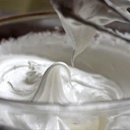 Old Fashioned 7 Minute Frosting Recipe 7 Minute Frosting Recipe, 7 Min Frosting, 7 Minute Icing, Seven Minute Frosting, Whipped Cream Frosting Recipe, 7 Minute Frosting, Perfect Whipped Cream, Vanilla Frosting Recipes, Marshmallow Fluff Recipes