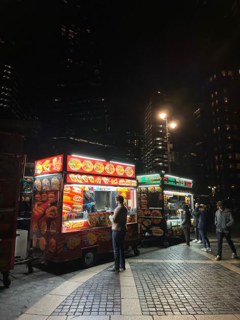 New York Food Truck, New York Aesthetic Food, Taco Food Truck, Nyc Spring, Restaurants In Nyc, Nyc City, New York Food, York Aesthetic, Night Food