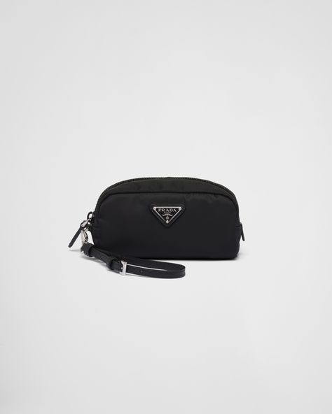 Prada Pouch, Re Edition Prada, What's In My Purse, Jeweled Bag, Prada Re Edition, Luggage Bags Travel, Mens Travel, Small Pouch, Messenger Bag Backpack