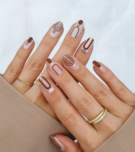 Nails And Rings, Maquillage Yeux Cut Crease, Boho Nails, Boho Styl, New Year's Nails, Brown Nails, Chic Nails, Short Acrylic Nails, Cute Acrylic Nails