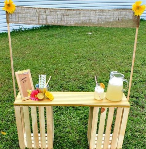 DIY-Wooden-Crate-Lemonade-Stand Crate Lemonade Stand, Kids Lemonade Stands, Diy Lemonade Stand, Kids Lemonade, Diy Lemonade, Diy Wooden Crate, Lemonade Party, Woodworking For Kids, Summer Projects