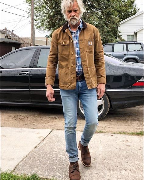 Lumberjack Rugged Style Ideas for Men -farmerusedto Mens Fall Outfits Rugged, Mens Style Casual Rugged, Mens Clothing Styles Rugged, Rugged Style Men Outfit, Flannels Outfit, Rat Fashion, Mens Outdoor Style, Lumberjack Outfit, Carhartt Jacket Outfit