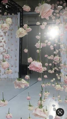 Bedroom Crafts, Floating Flowers, One Step Closer, Diy Home Decor Bedroom, Home Decor Projects, Diy Home Decor On A Budget, Diy Home Decor Easy, Diy Home Decor Projects, Diy Hair