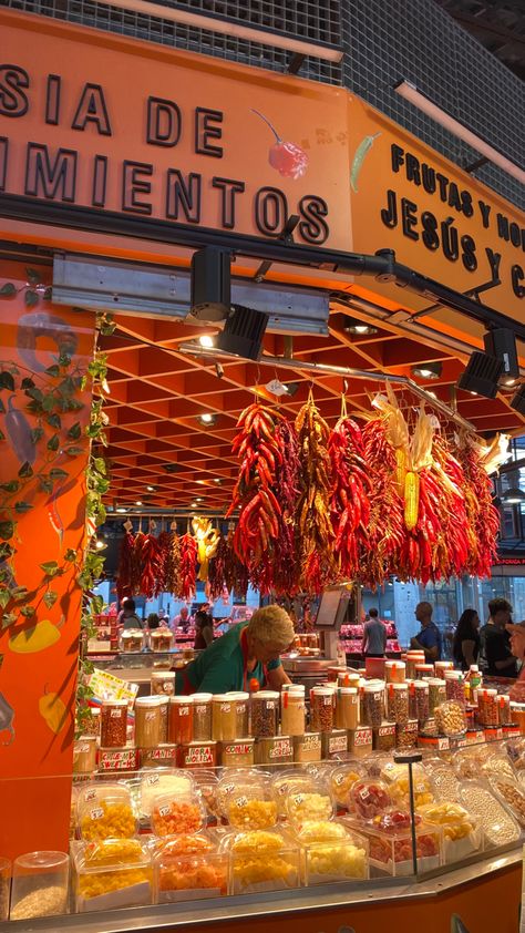 Barcelona market La Rambla Barcelona Market, La Boqueria Barcelona, Barcelona Photography, Barcelona Aesthetic, Barcelona Food, Barcelona Spain Travel, La Boqueria, My Dream Life, Spain Travel