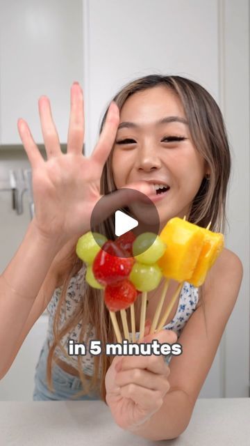 Catherine Zhang on Instagram: "MICROWAVE TANGHULU IN 5 MINUTES  If you can’t find us @fruitypoppinsyd this year at the @sydneyroyal_eastershow this is how to make Tanghulu in your microwave ❤️  We are located inside “The Stables” near The Noodle Market. Come and visit us, see you guys there❤️.  🍓Opening Hours: 10AM - 9PM from 22 MAR - 2 APR 2024  #eastershow #sydney #sydneyeats #sydneyfood #sydneydesserts" Tanghulu Recipe Microwave, What To Make When Your Hungry Easy, Stuff To Make At Home Food, Tongue Hulu In The Microwave, Microwave Tongue Hulu, Easy Snacks To Make At Home Healthy, How To Make Tongue Hulu In The Microwave, Tanguluhu Recipe, How To Make Tanghulu Recipe