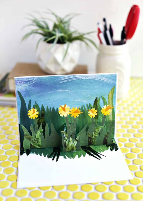 Photos On Pop Up Cards 2C1 Paper Flower Arrangements, Simple Pop, Earth Day Crafts, Pop Up Art, A Beautiful Mess, Paper Crafts Card, Unique Diy Gifts, Pop Up Book, Printable Crafts