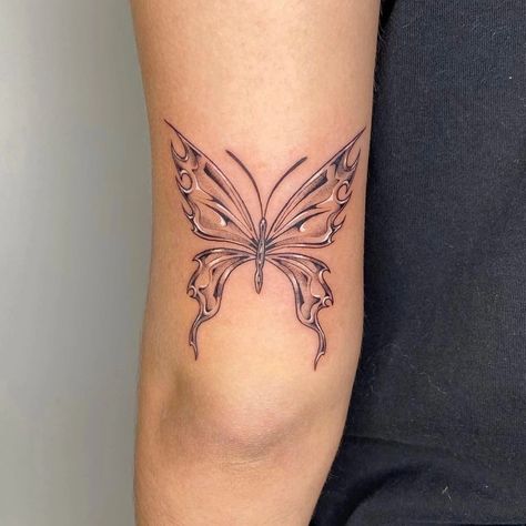 Back Tattoos That Wrap Around, Tattoos Designs Men, Hand Tattoos Butterfly, Small Tattoos Hand, Elegant Butterfly Tattoo, Above Elbow Tattoo, Trendy Tattoo Ideas, Basic Tattoos, Waist Tattoos