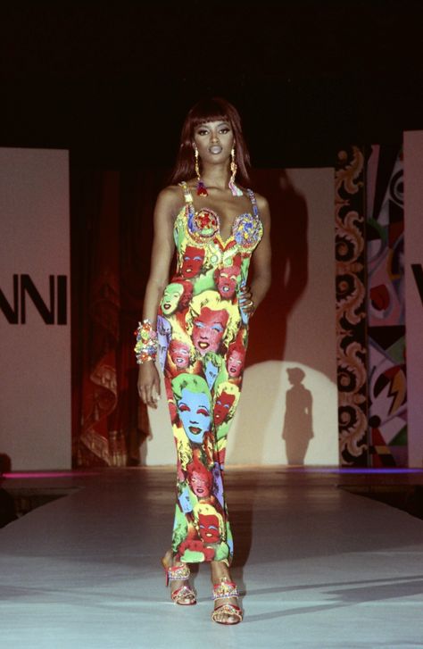 The Best, Most Supermodel-Filled Images from the Height of Gianni Versace's Reign Photos | W Magazine Allegra Versace, Julie Verhoeven, Versace 90s, Jenny Holzer, Versace Runway, Alexander Girard, Hip Hop Party, Robert Mapplethorpe, Original Supermodels