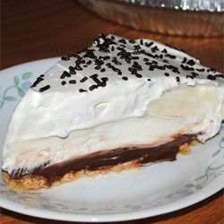 Texas Yum Yum - Allrecipes.com Yum Yum Pie, Yum Yum Recipe, Homemade Graham Cracker Crust, Retro Desserts, Homemade Graham Crackers, Pudding Pies, Holiday Pies, Instant Pudding Mix, Desserts Menu