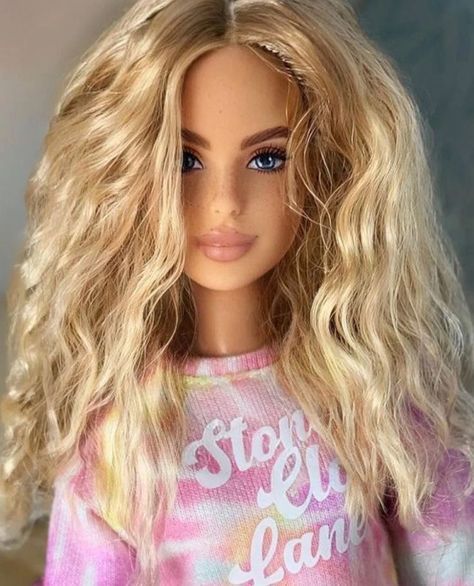 Barbie Asthetics, Barbie Doll Hairstyles, Realistic Barbie, Barbie Hairstyle, Barbies Pics, Bad Barbie, Diy Barbie Clothes, Barbie Fashionista Dolls, Barbie Dress Fashion