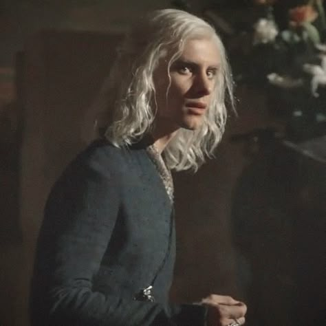 lucius malfoy Lucius Malfoy Marauders Era, Lucius Malfoy Young, Lucious Malfoy, Loki's Children, Harry Lloyd, Game Of Thrones Meme, Malfoy Family, Lucius Malfoy, Targaryen Aesthetic