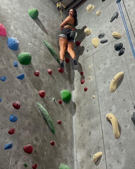 in my trying new things era ✨🧗🏻‍♀️🪨 Climber Girl Aesthetic, Indoor Rock Climbing Aesthetic, Climber Aesthetic, Strong Girl Aesthetic, Rock Climbing Aesthetic, Climbing Aesthetic, Rock Climbing Outfit, Manifest 2024, Goals 2024