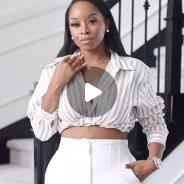 Fashion Bomb Daily on Instagram: "We love a good fashion hack! #FashionBombRepost : @carmenreneeblog displays 5 Button Down Shirt Hacks, hot! What say you ? 💣 #Repost @carmenreneeblog Y’all these looks are a great way to take one shirt and wear it multiple ways. This shirt has about 6 buttons going down I always keep the second or third middle buttoned to navigate. Another key tip is use a strapless bra preferably black to keep your shirt in place depending on the style. Make sure your shir Different Way To Wear A Button Up Shirt, Tie Oversized Button Down, Fold Button Down Shirts, Tying A Button Down Shirt, How To Style Long Sleeves, Ways To Wear A White Button Down, Ways To Wear White Button Down Shirt, Tying Button Down Shirt, Ways To Wear A Button Down Shirt