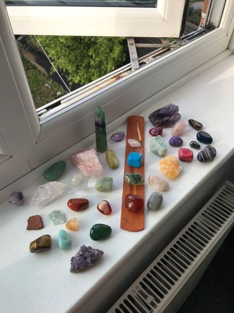 Crystals sat on window sill being cleansed with incense Ivy Core, Witch Info, Cleanse Crystals, Cleansing Crystals, Room Stuff, Witch Magic, Crystal Candles, Window Sill, Incense