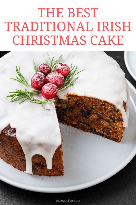 The Best Traditional Irish Christmas Cake: get the recipe of this cake and start baking now. #christmas #recipe Irish Christmas Desserts, Irish Christmas Traditions, Christmas Cake Recipe Traditional, Traditional Christmas Cake, Christmas Cake Recipe, Irish Cooking, Irish Christmas, Cake Christmas, Recipe Cake