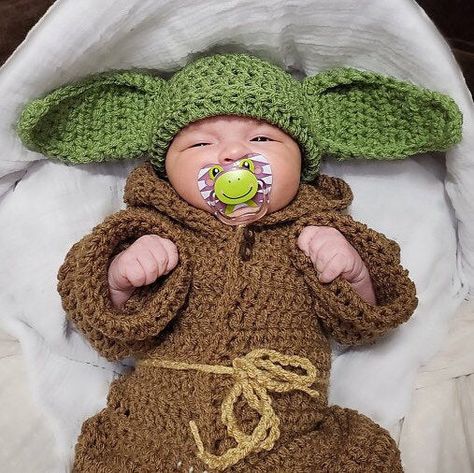 Crochet Star Wars, Infant Halloween, Newborn Costume, Crochet Baby Costumes, Star Wars Crochet, Set Photography, Crochet Star, Unique Baby Shower Gifts, Crochet Stars