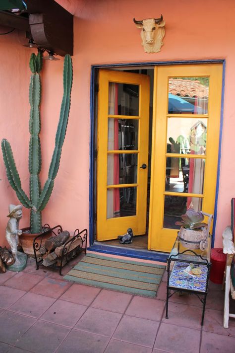 Mexican Interior Design, Mexican Garden, Mexican Interiors, Mexican Colors, Hacienda Style Homes, Garden Paradise, Yellow Door, Door Colors, Desert Decor