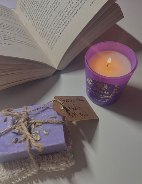 Purple Candle Aesthetic, Velas Aesthetic, Fotos Asthetics, Purple Candle, Purple Candles, Candle Aesthetic, Dark Academia Aesthetic, Academia Aesthetic, Purple Aesthetic