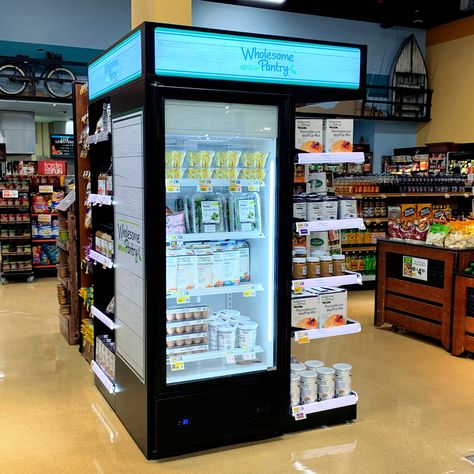 At MTL Cool we offer a variety of standard and custom endcap displays. We have options from full refrigerated endcaps to multi-temp endcaps allowing you to cross-merchandise shelf-stable and fresh or frozen items together. Here are some ideas for inspiration  #refrigeration #cooler #displays #displaysolutions #refrigerated #foodindustry #beverageindustry #foodandbeverage #foodandbeverages #marketing2020 #retaildisplay #merchandising #merchandise #endcap #freshfood #frozenfood Cooler Display Ideas, Endcap Display Ideas, Industrial Fridge, Endcap Display, Alcohol Display, Beer Refrigerator, Display Fridge, Fridge Design, Drink Fridge