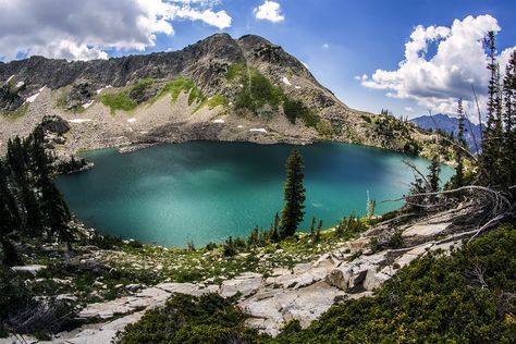 The mountains around Salt Lake City are primarily known for hosting eight world-class ski resorts, but what’s good for the ski-bum goose is good for the hiking-booted gander Utah Bucket List, Utah Adventures, Spring Hiking, Utah Hikes, Pine Lake, Utah Travel, Salt Lake City Utah, Backpacking Travel, Ski Resort