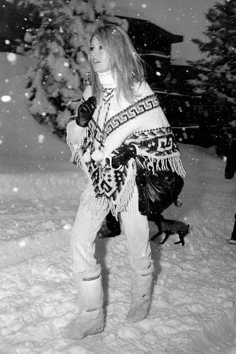 23 Iconic Photos To Inspire Your Winter Ski Look | British Vogue Ski Inspiration, Margaux Hemingway, Apres Ski Outfits, Bridgette Bardot, Ski Aesthetic, Ski Bunnies, Bridget Bardot, Marianne Faithfull, Vogue France