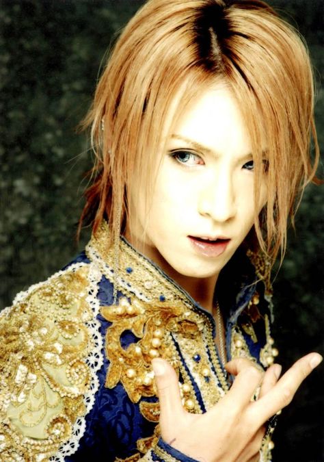 Kamijo Versailles Band, Kamijo Versailles, Kamijo, Without Makeup, Quality Photo, Visual Kei, Japanese Fashion, Versailles, Alternative Fashion