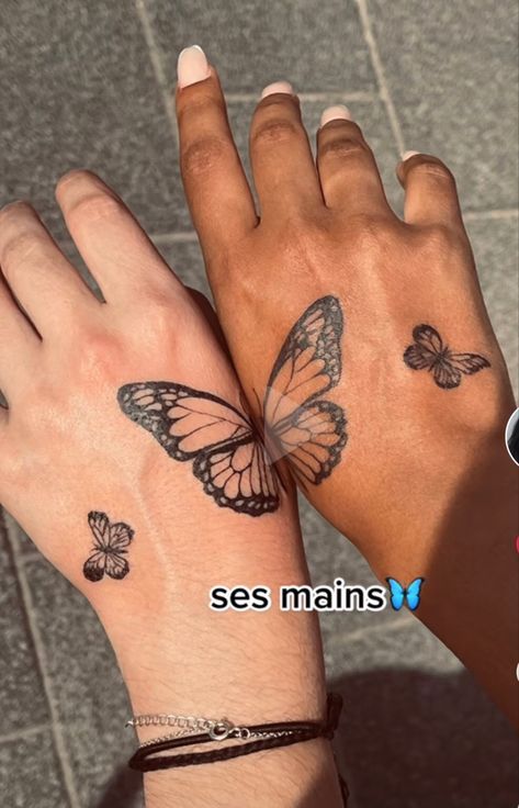 Modern Henna Designs Butterfly, Aesthetic Mehndi Tattoos, Small Henna Designs Butterfly, Mehndi Designs Butterflies, Henna Designs Easy Butterfly, Mehendi Butterfly Design, Aesthetic Henna Designs Butterfly, Aesthetic Mehendi Designs Back, Mehndi Design Butterfly