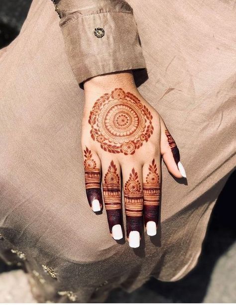 Back Side Mehndi Design, Side Mehndi Design, Back Side Mehndi, Tikki Mehndi, Mehndi Designs Simple, Finger Henna Designs, Rose Mehndi Designs, Latest Henna Designs, Simple Mehndi Designs Fingers